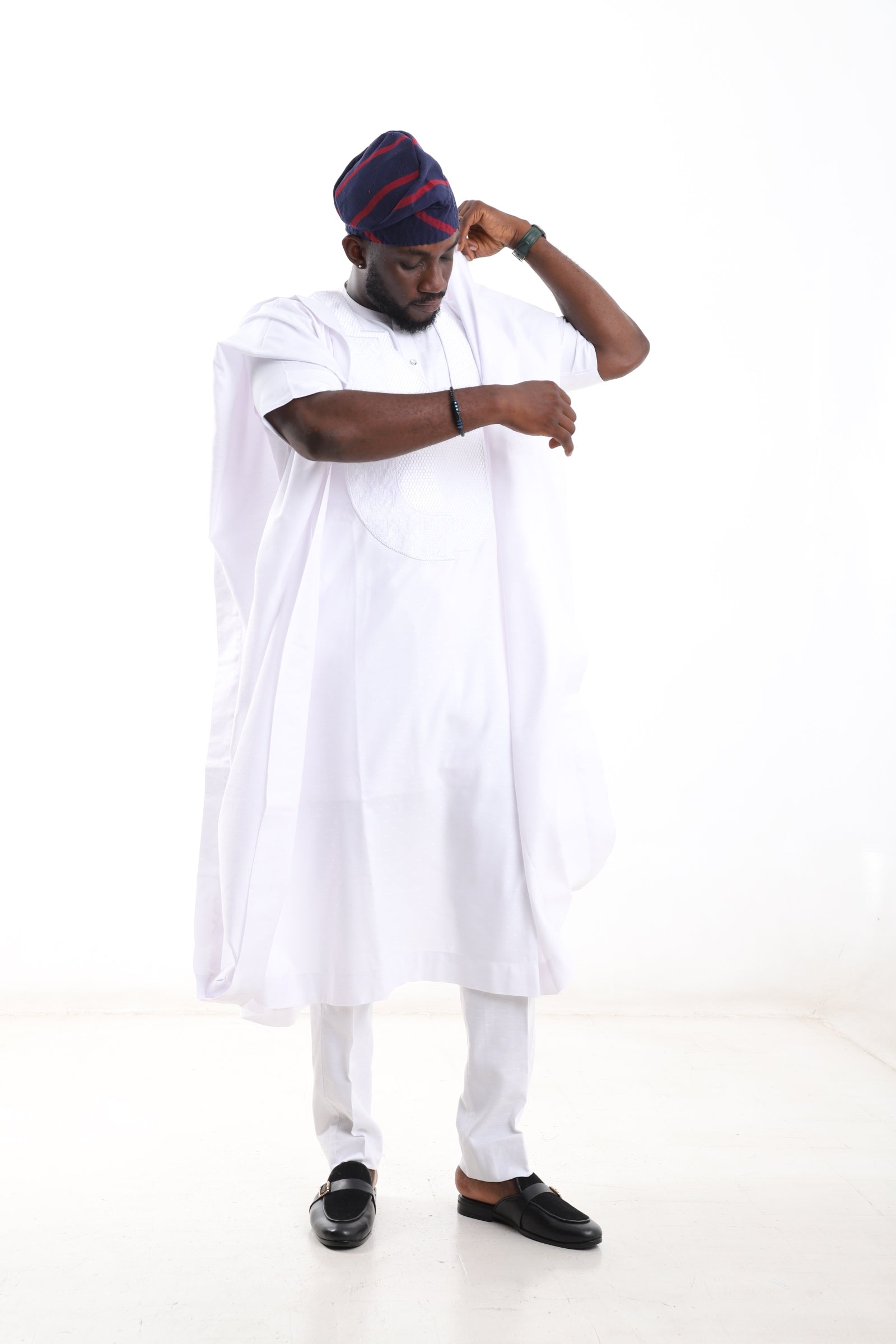 Classic White Agbada Set for Men – Luxury Nigerian Traditional Attire