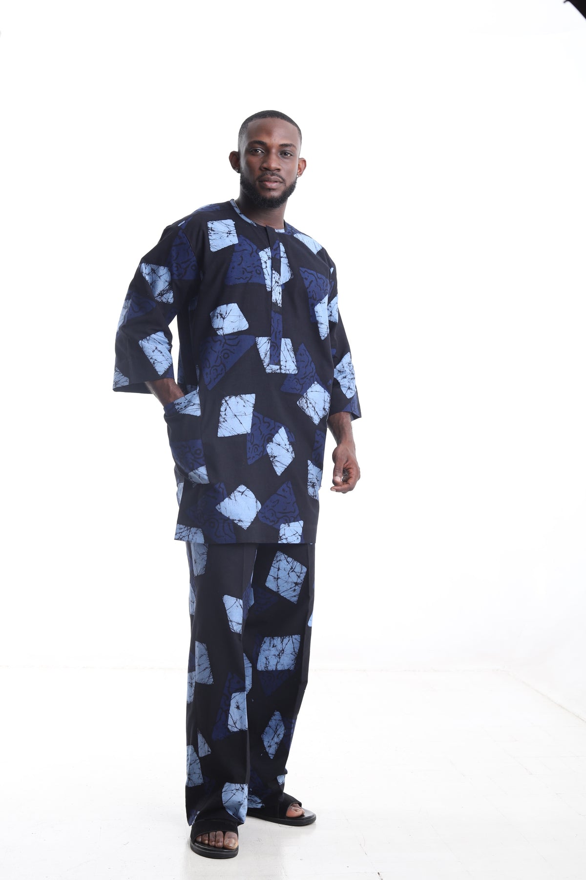 King Kaftan Geometric Print Cotton Adire Traditional Attire – Detail View – African men's fashion Nigeria
