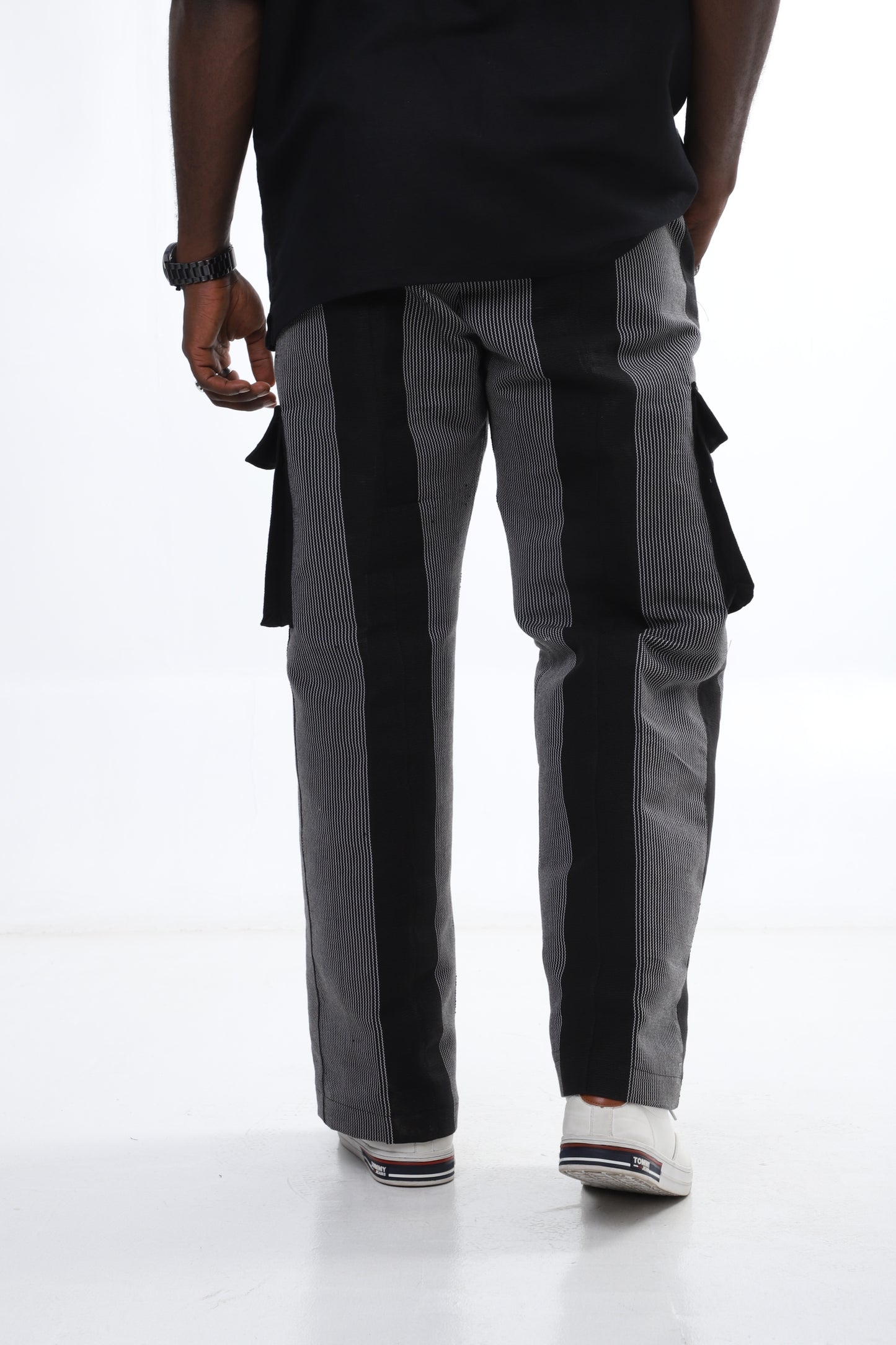 Ebony Stride Àṣọ-Òkẹ́ Trousers