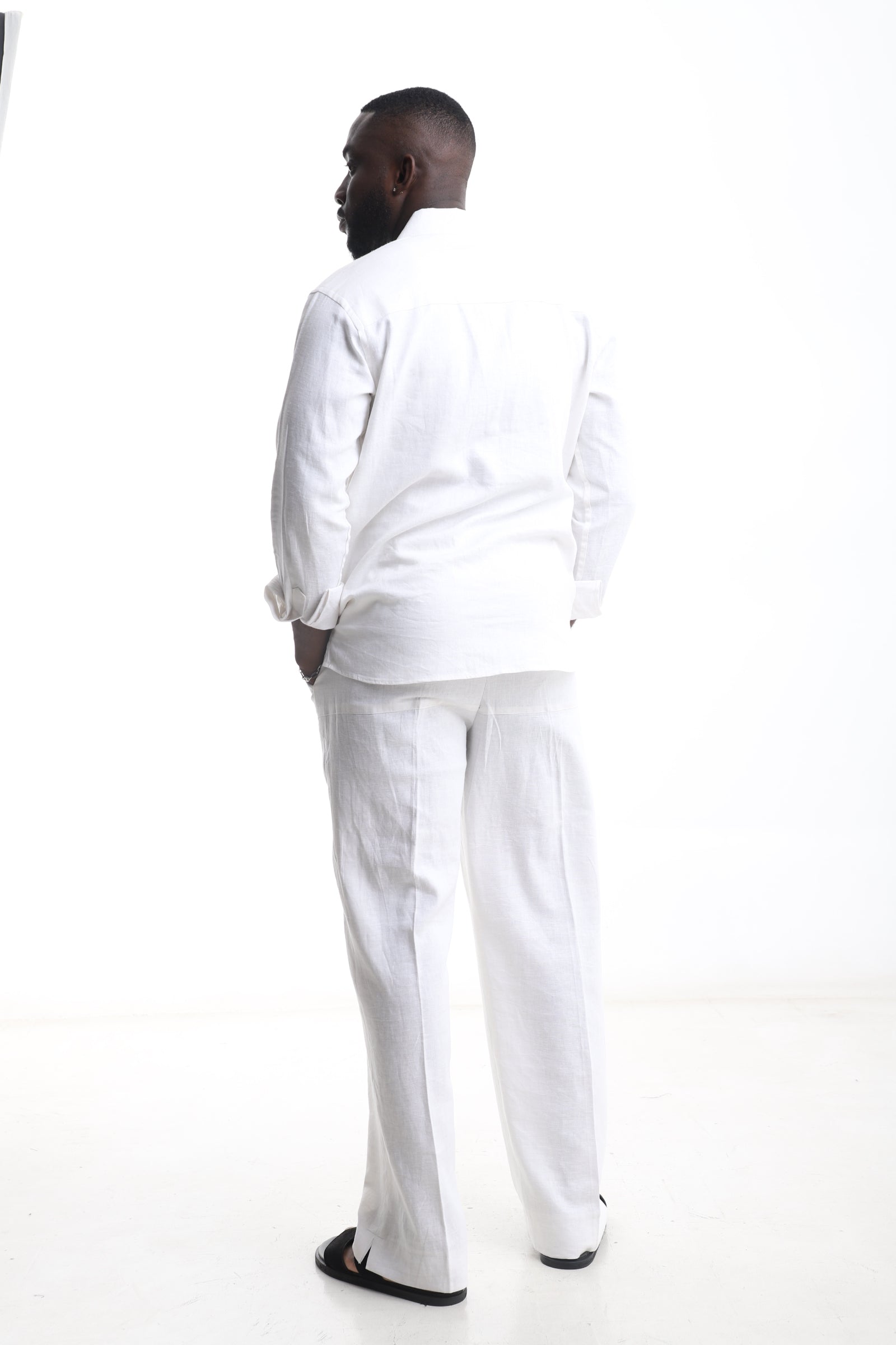 Classic White Linen Set – The Epitome of Refined Simplicity