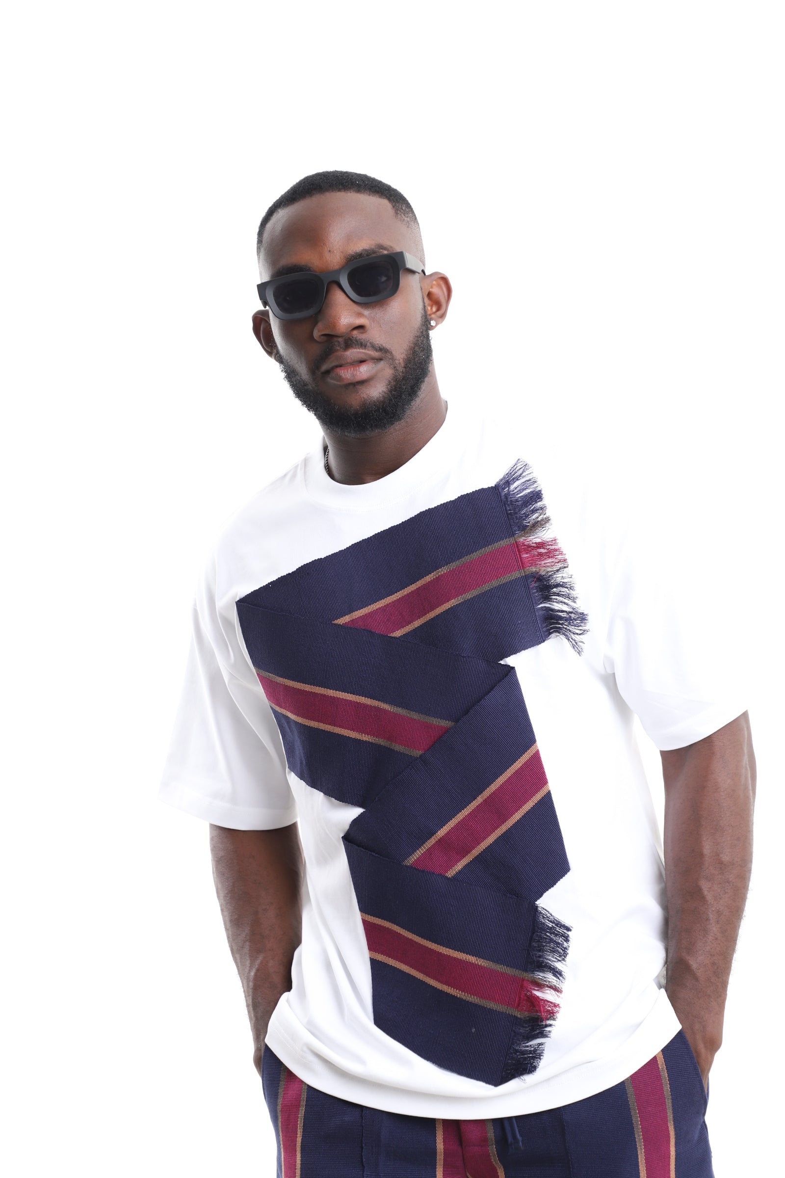 King Kaftan White Cotton Oversized T-Shirt with Aso-Oke Sash Appliqué – Sash Appliqué Detail – African men's fashion Nigeria