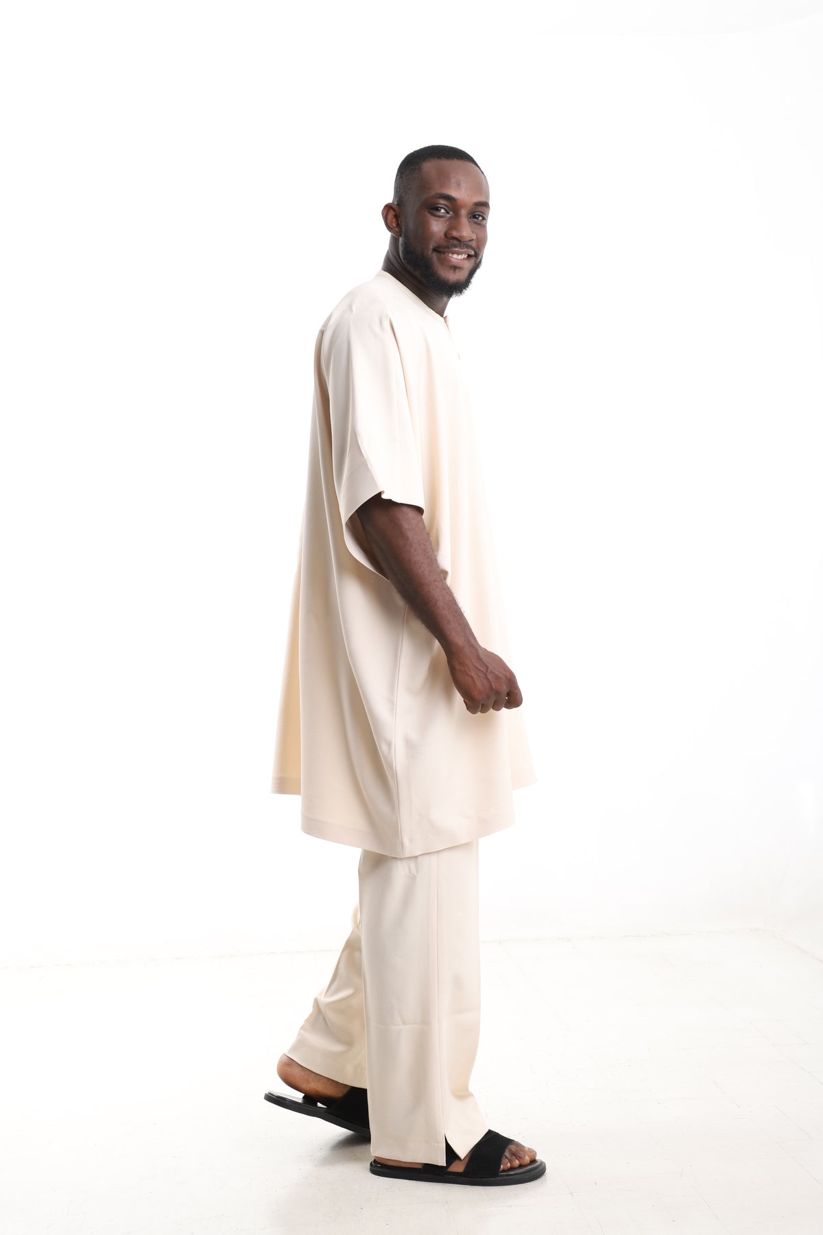 Kaftan Cream Wool-Blend Traditional Danshiki Set – Side View – African men's fashion Nigeria