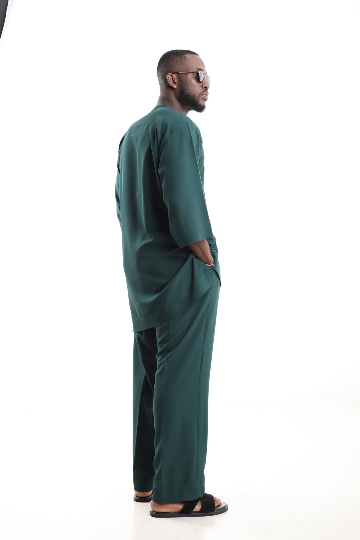 King Kaftan Minimalist Polished Cotton Emerald Green Senator Wear – Detail View – African men's fashion Nigeria