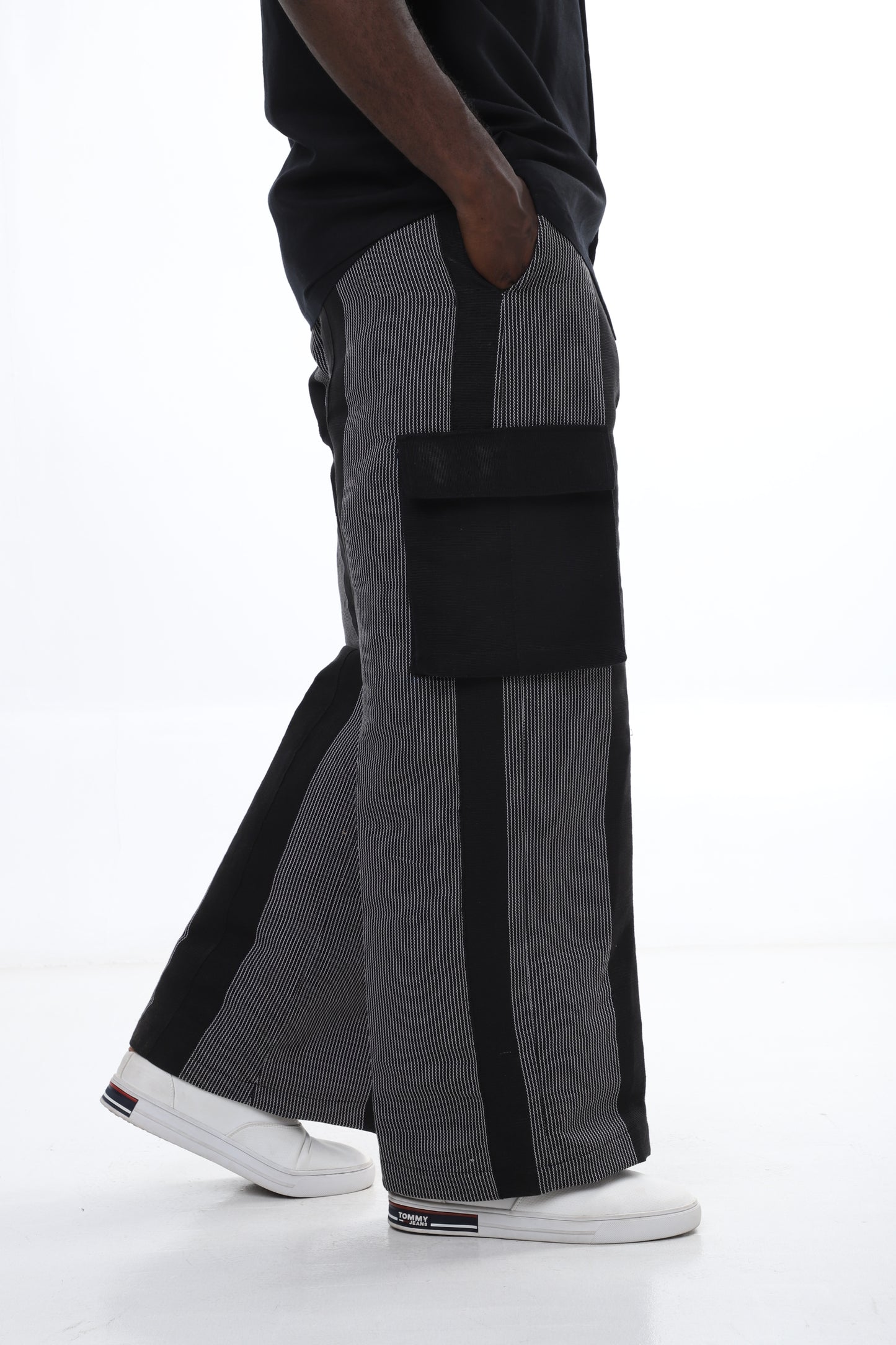 Ebony Stride Àṣọ-Òkẹ́ Trousers